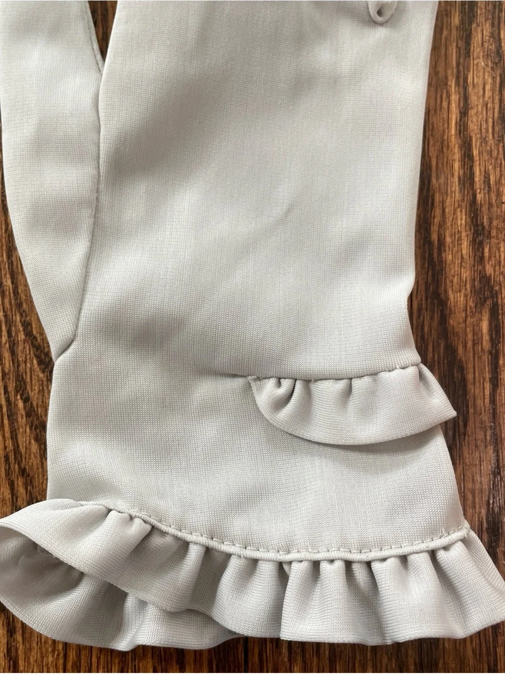 Vintage 1950's Women’s Light Gray Nylon Gloves With Ruffles Sz Small-Medium